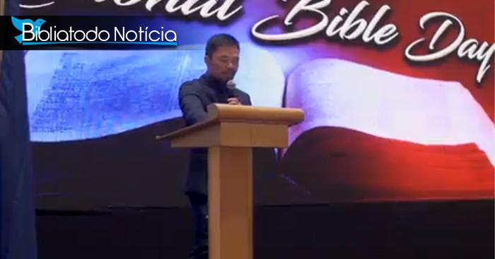Manny Pacquiao celebra “Dia Nacional da Bíblia” nas Filipinas: “A Bíbl